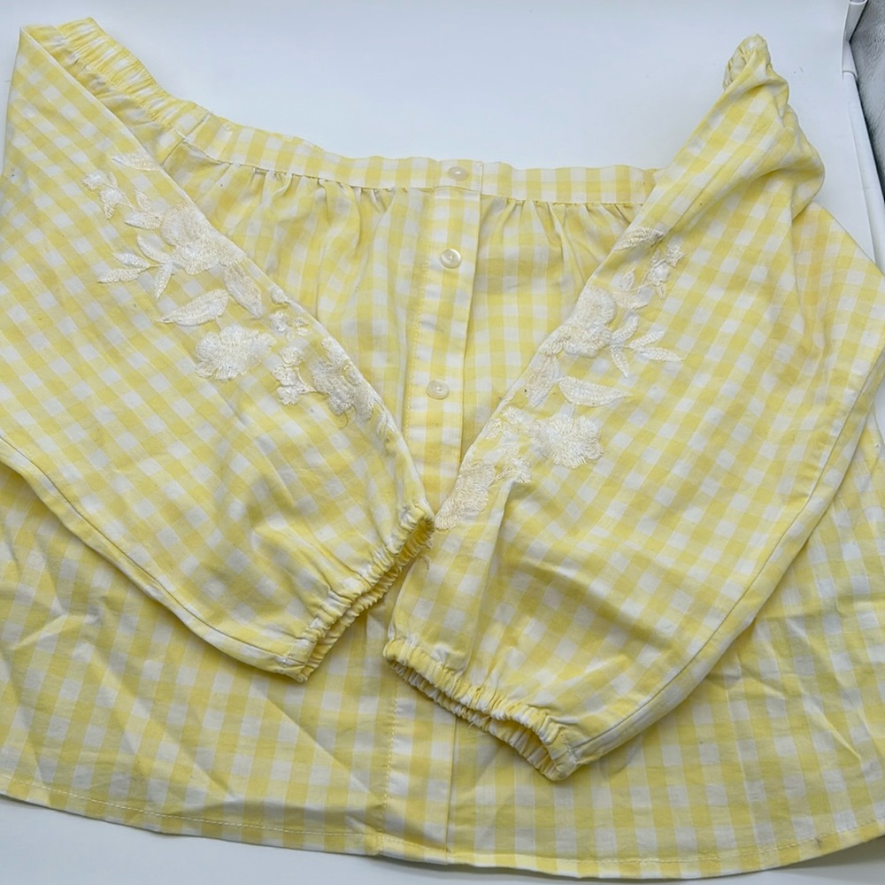 Off the shoulder, yellow and white gingham Hollister top